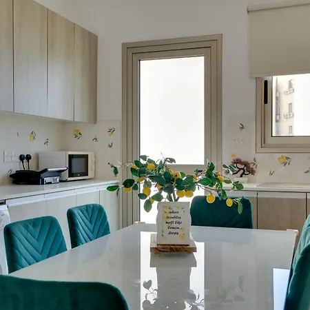 Апартаменты Lemon Paradise Centre 200m From Ларнака