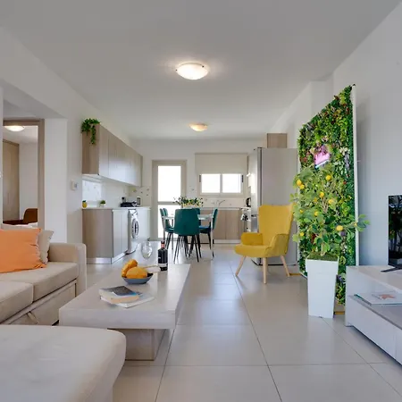 Апартаменты Lemon Paradise Centre 200m From Ларнака