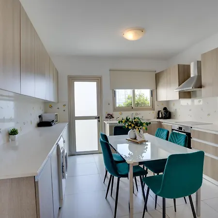 Lemon Paradise Centre 200m From Lárnaka